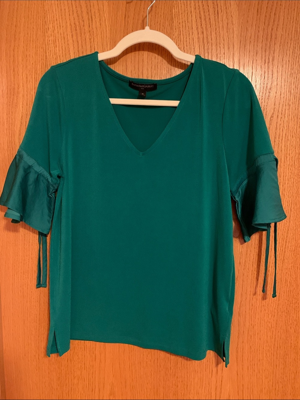 Banana Republic Emerald Green V-Neck Flutter Sleeve Top